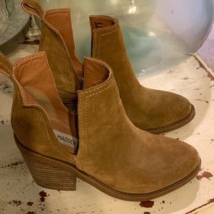 Steve Madden bootie